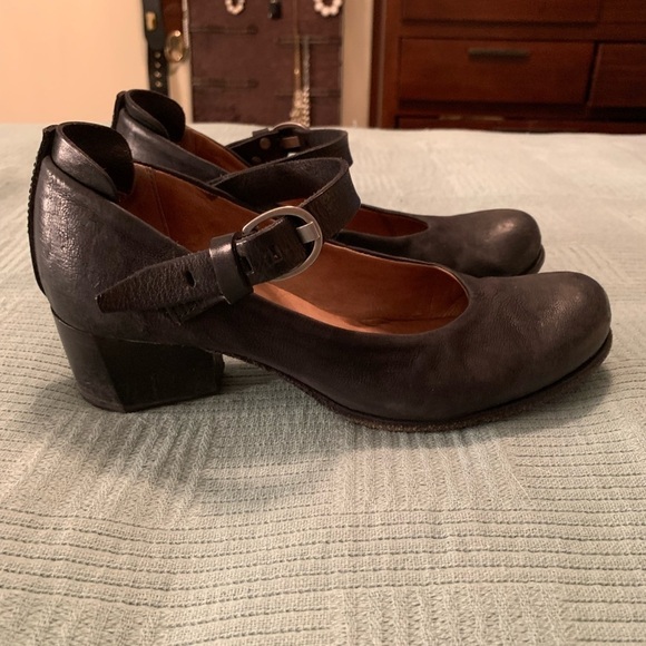 Mary Janes ladies heels - Picture 3 of 5